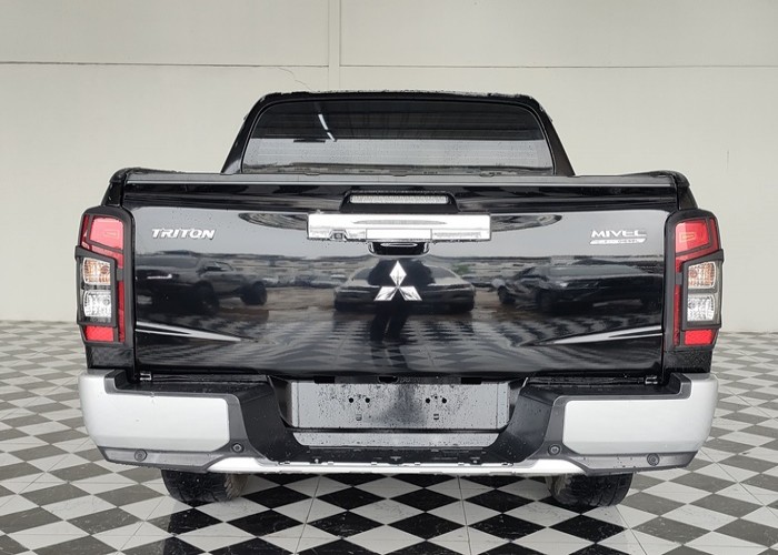 Used 8
                    MITSUBISHI
                     for Sale Image