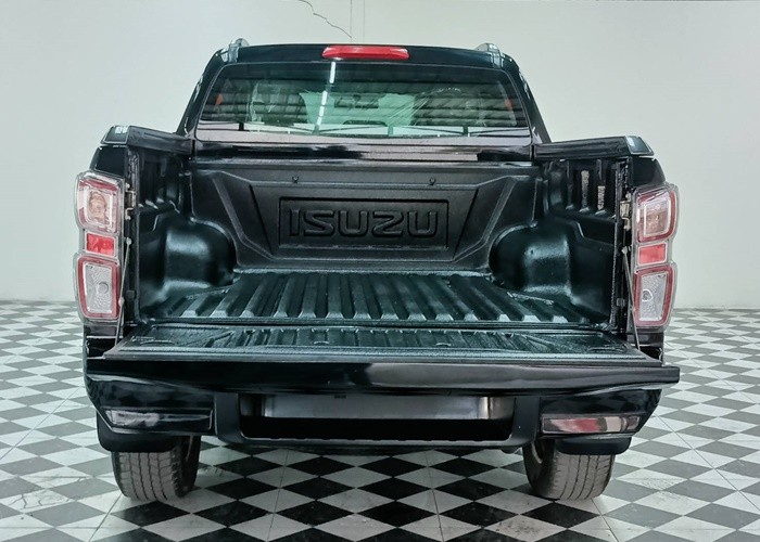 Used 6
                    ISUZU
                     for Sale Image