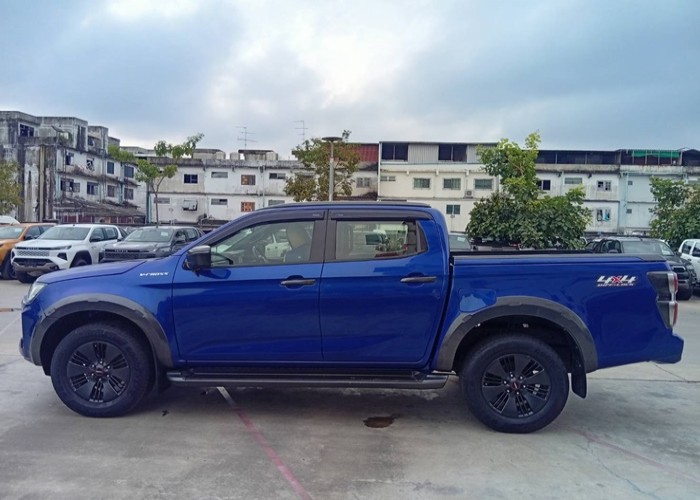 Used 1
                    ISUZU
                     for Sale Image