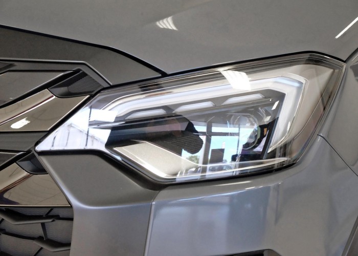 Used 1
                    ISUZU
                     for Sale Image