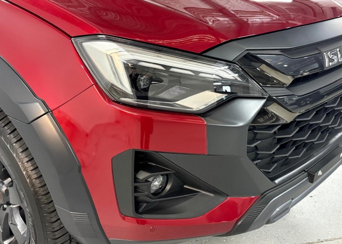 Used 1
                    ISUZU
                     for Sale Image